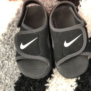 Nike sandals 7c